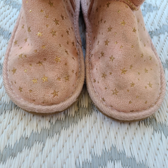 Suede-look blush pink boots with faux fur lining, size 11 (girls) - Picture 3 of 6